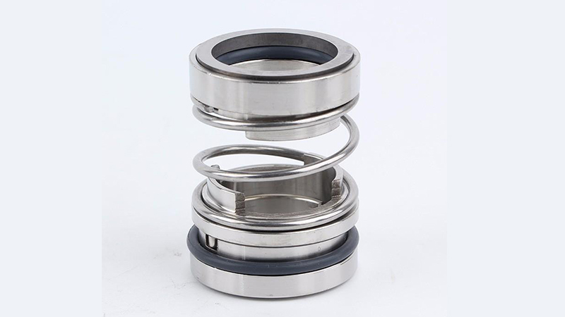 泵的机封水是低进高出，还是高进低出